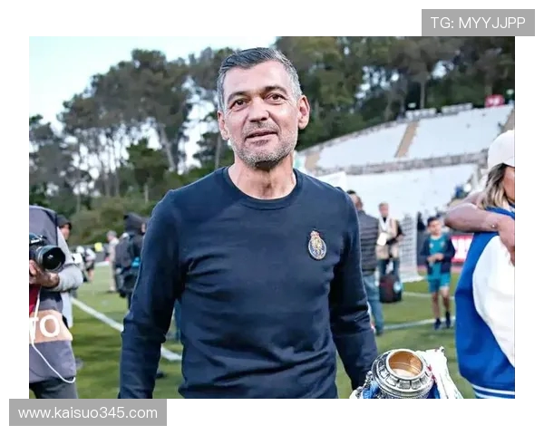 AC米兰新帅丰塞卡上任